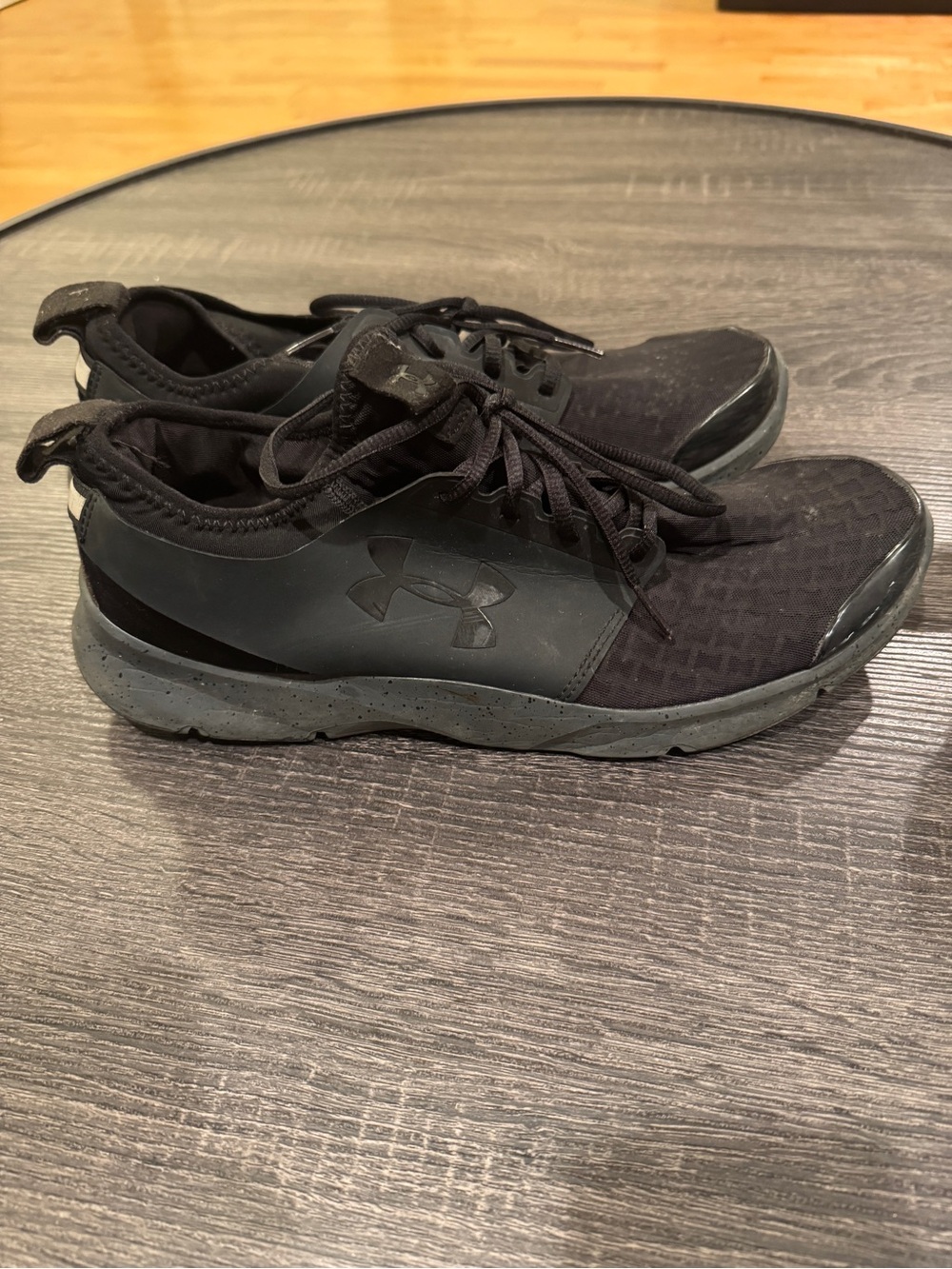 Under Armour Men's Black Low-Top Athletic Trainers